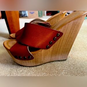 Women’s size 6 Platform Wedges